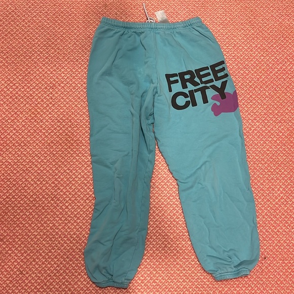 Free City Sweatpants Size Small - Picture 2 of 4